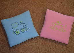 Polštář s výšivkou 1