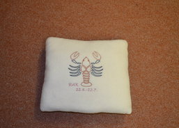 Polštář s výšivkou rak (2)