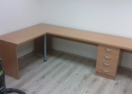 Kancelářský stůl